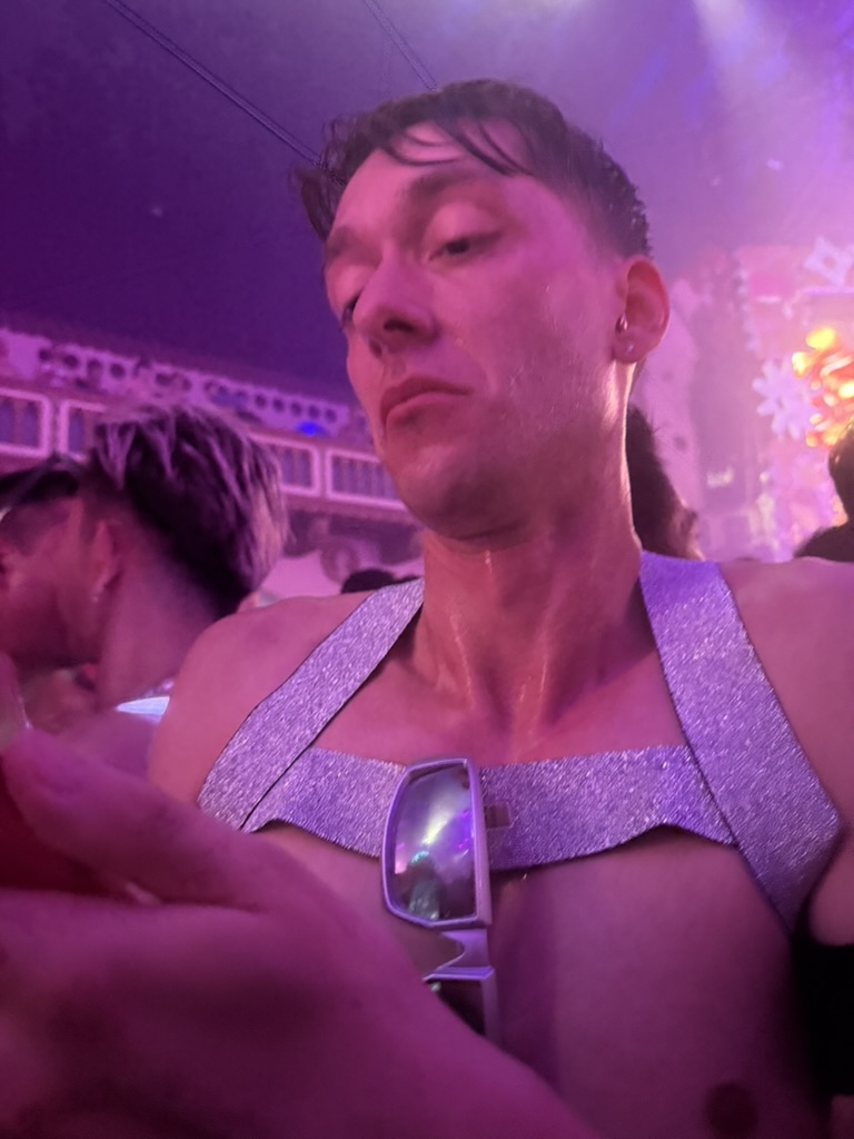 Bobby in a dehydrated state at a club
